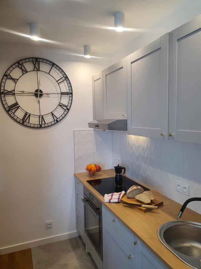 Apartament Przy Metro Варшава Екстер'єр фото