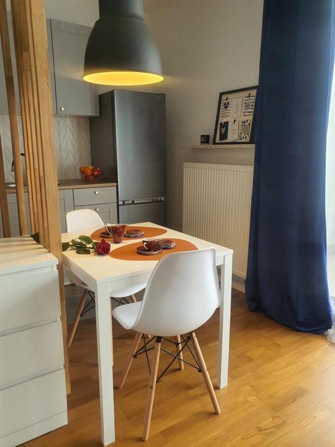 Apartament Przy Metro Варшава Екстер'єр фото